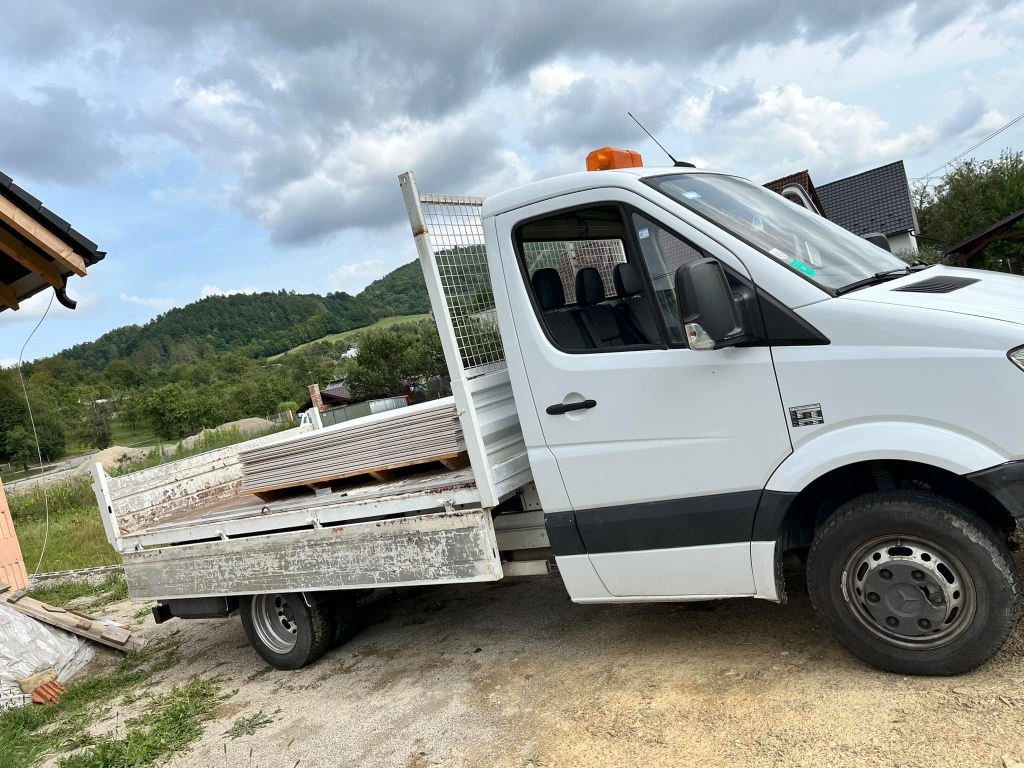 Vyklápač - dovoz materiálu